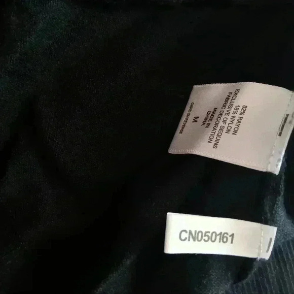 7Th Avenue New York & Company Design Studio Sequined shoulder Top Size M - Picture 9 of 15